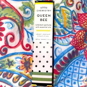 Queen Bee Roll on Perfume  BRAND NEW - SMELLS AMAZING!